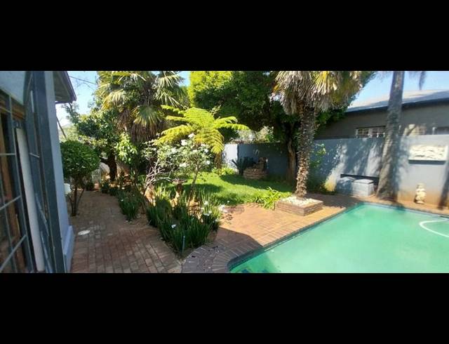 4 BEDROOM HOUSE FOR SALE IN KENSINGTON